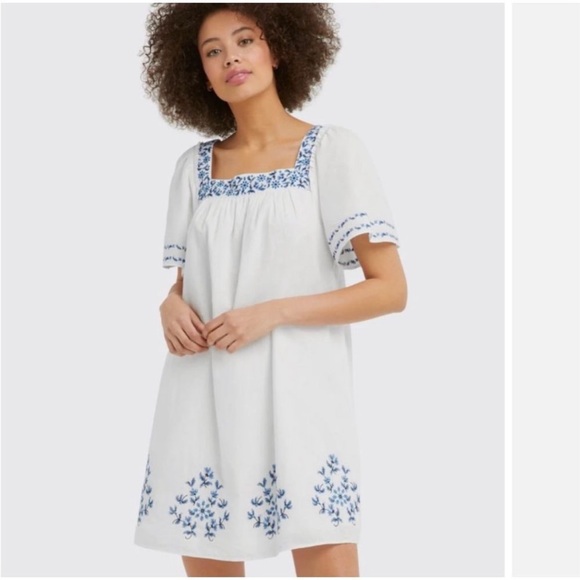 Draper James Dresses & Skirts - Draper James Embroidered White dress with blue floral Pattern Size Medium